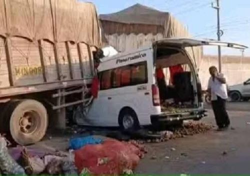 Tragedia en Lambayeque: tres personas fallecidas deja choque entre una combi y tráiler