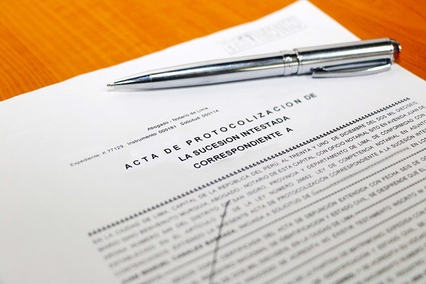 ¿Sabes qué hacer si no dejaron un testamento a tu nombre teniendo la condición de heredero legal? 