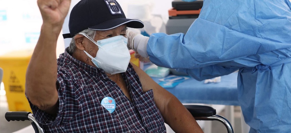 Más de 1.3 millones de adultos mayores de 70 serán vacunados desde mañana a  nivel nacional