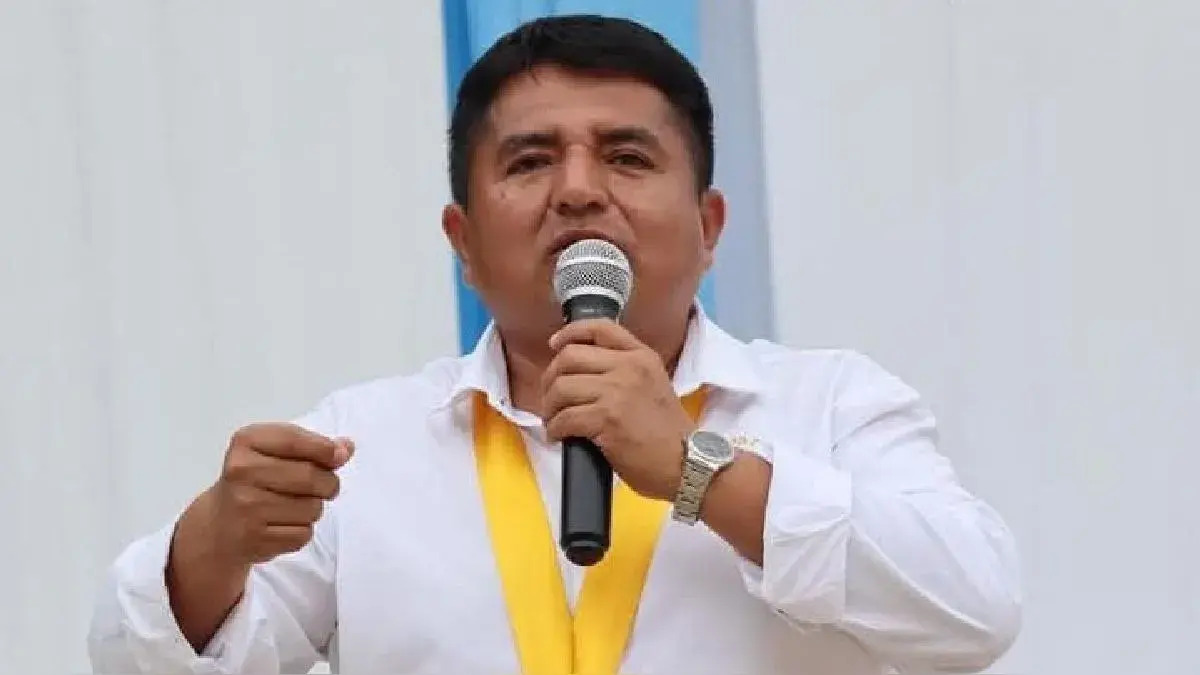 Dictan orden de captura por 24 horas contra alcalde de Salas por incumplir medida cautelar