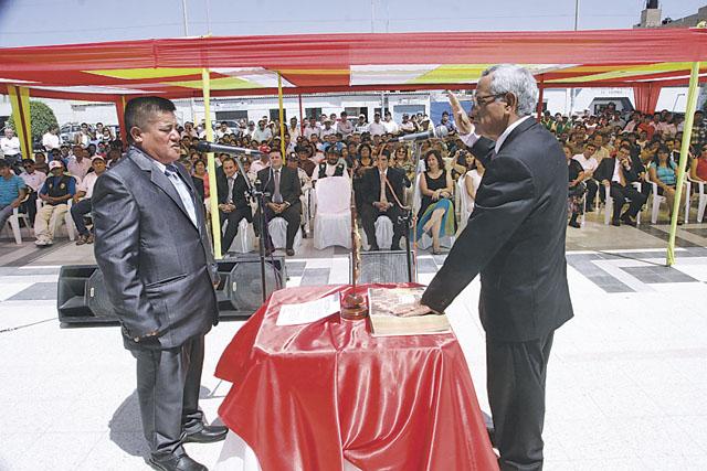 Anselmo Lozano asume por quinta vez la alcaldía distrital de La Victoria