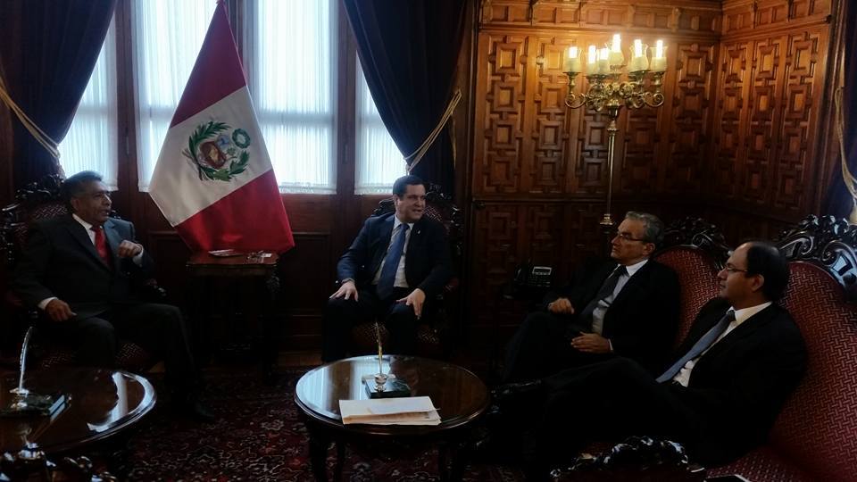 Alcalde de Chiclayo se reunió con presidente del Congreso de la República
