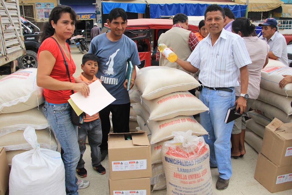 Comedores populares son dotados con productos