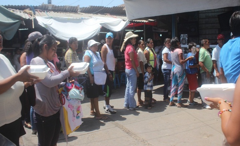 Beneficencia de Chiclayo entregó almuerzos a ambulantes desalojados