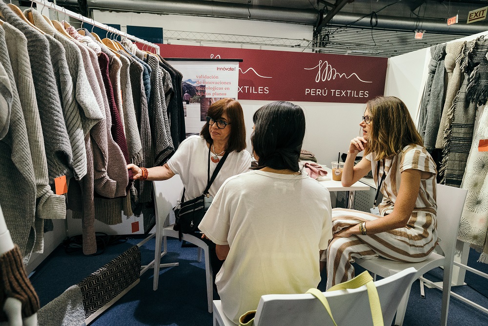 Alpaca y Algodón peruanos deslumbran en presentación de Perú Moda en Nueva York