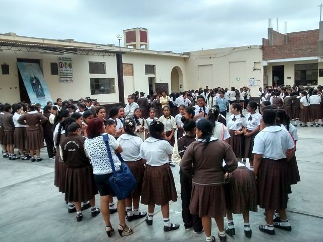  Roban equipos y dinero a colegio Yampallec