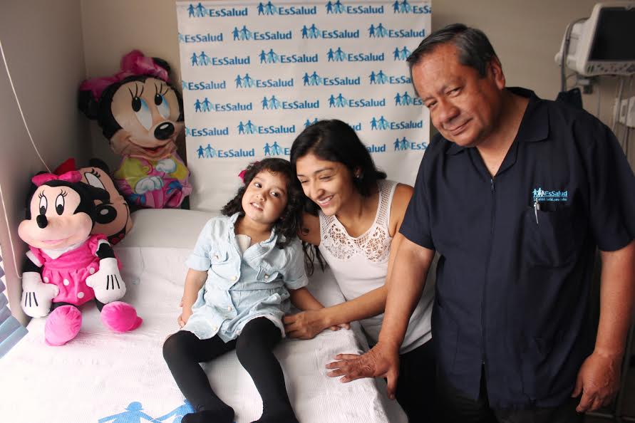 Niña con mal cardíaco congénito es operada en Hospital de EsSalud 