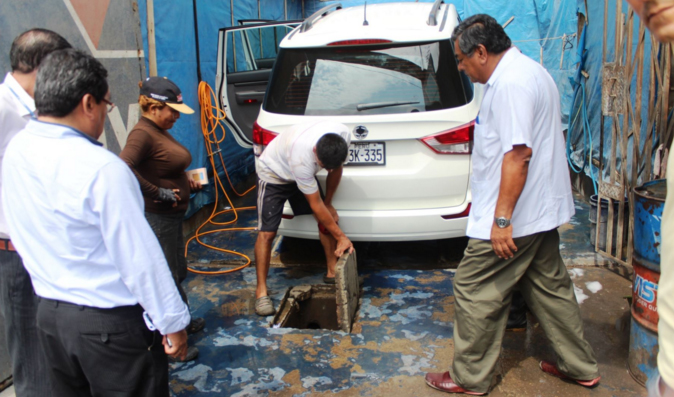  Chiclayo: atoros en alcantarillas son producidos por lavado de autos denuncia Epsel