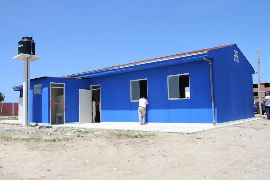 Ugel entrega ocho aulas prefabricadas en el distrito de Monsefú