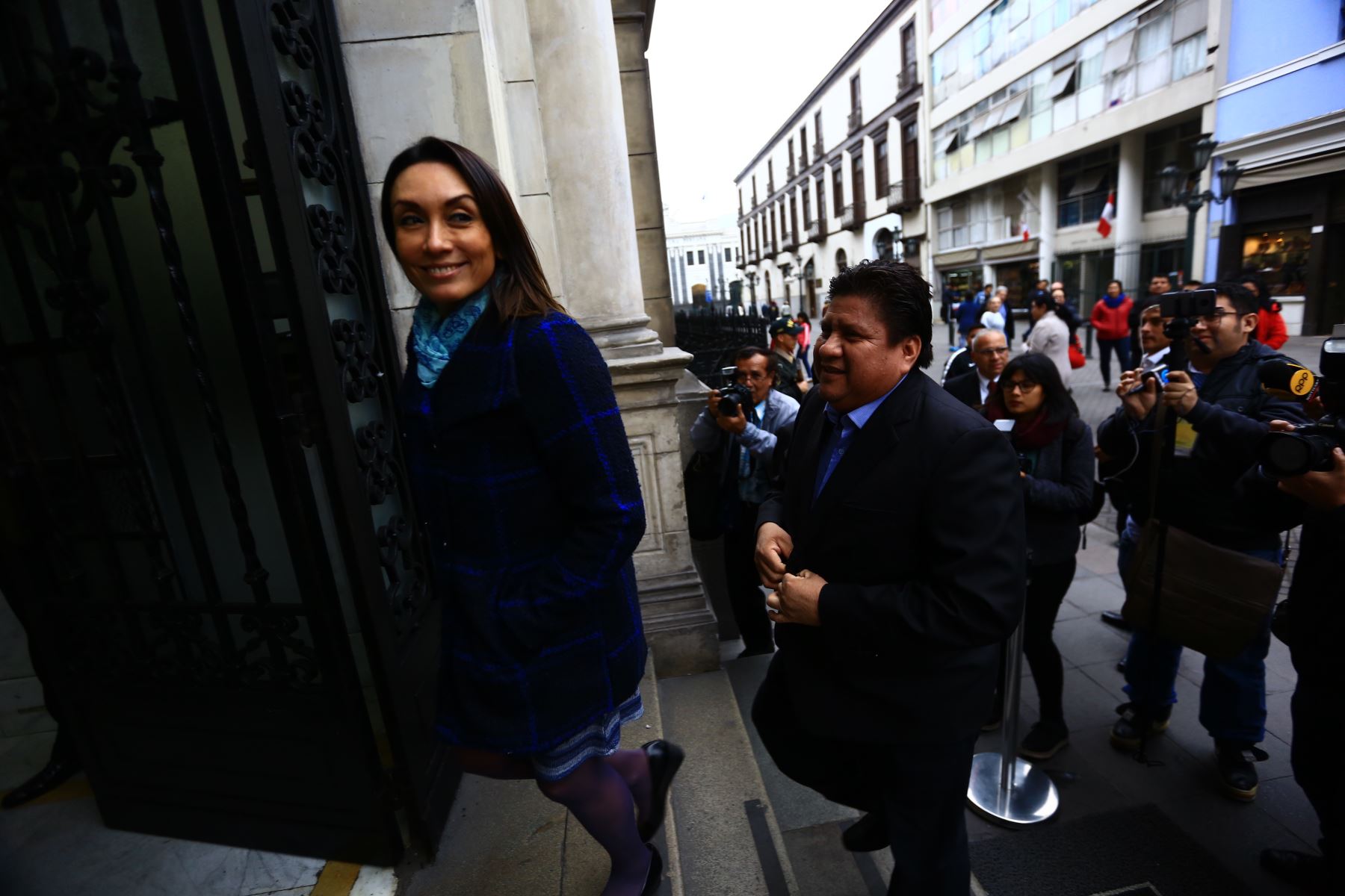 Bancadas solicitan reunión con Vizcarra para respaldar adelanto de elecciones