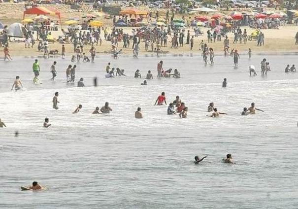 Evalúan si 11 playas de Lambayeque son aptas para los bañistas