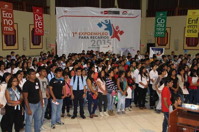 Lambayeque: dos mil jóvenes participaron en feria laboral de Pronabec