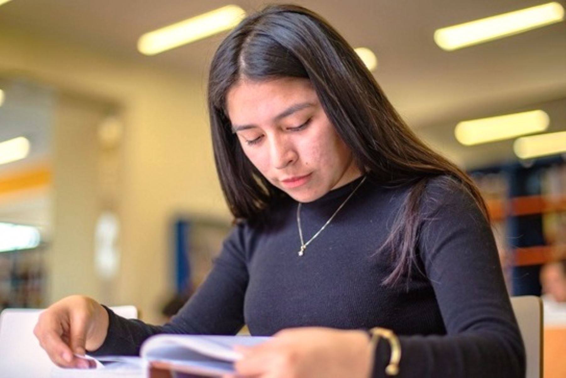 Postula a las becas de pregrado y posgrado que ofrece Hungría