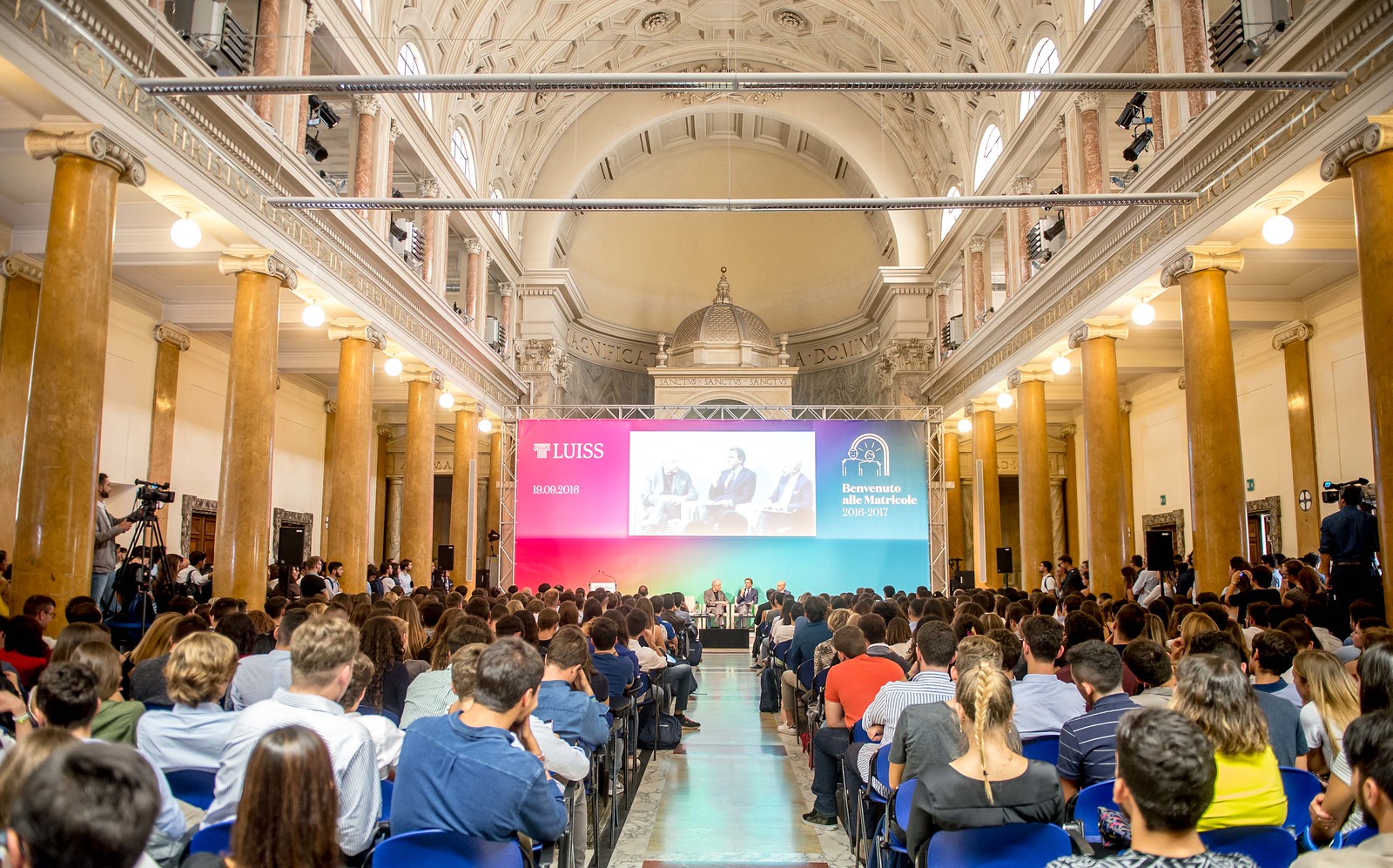 Profesionales y estudiantes peruanos podrán postular a un máster en Italia