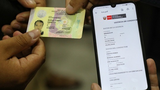 Sepa cómo cambiar la solicitud del brevete físico por el electrónico 