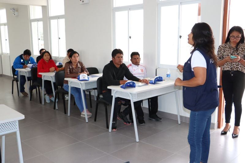 Realizan curso de formalización de pescadores artesanales en Ica, Piura y Lambayeque