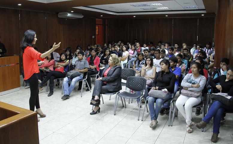 Estudiantes de la Universidad Señor de Sipán participan del CADE Universitario 2015