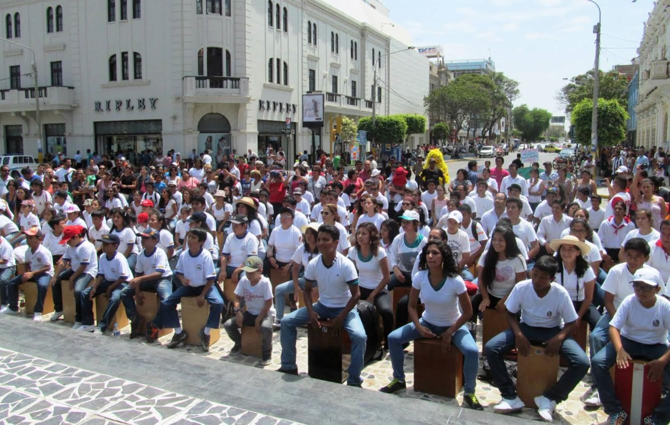 Más de 300 percusionistas rinden tributo hoy al cajón peruano en Chiclayo