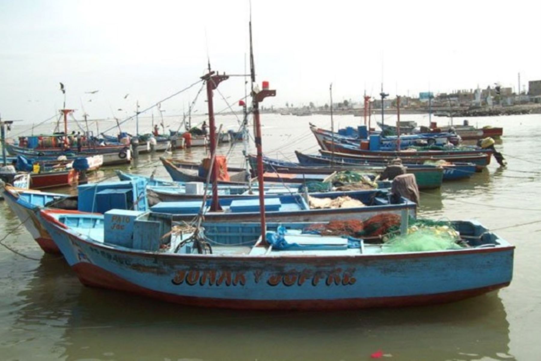 Disponen cierre de 55 puertos y caletas por prevención ante oleajes