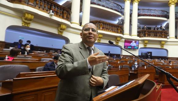 Congreso censuró al ministro del Interior, Dimitri Senmache 
