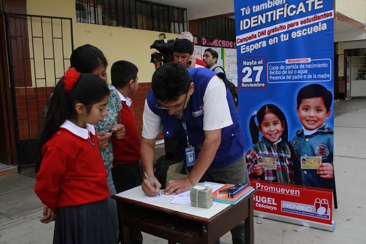 Lambayeque: concluyó campaña de entrega de DNI a escolares