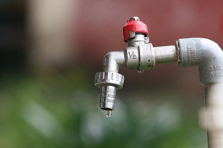 Más de un millón de peruanos afectados por interrupción de servicios de agua y alcantarillado debido a fenómenos naturales 