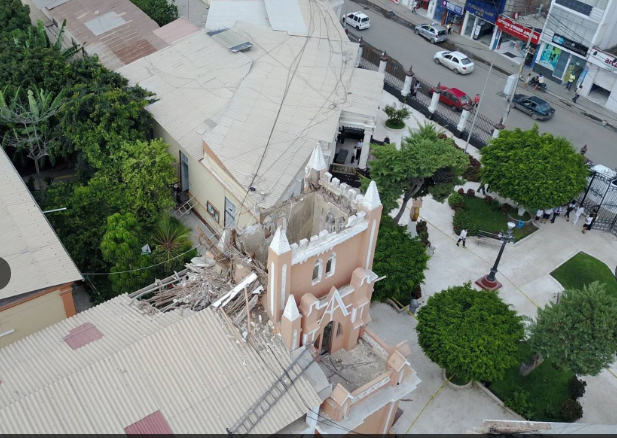 Capilla de Hospital Las Mercedes de Chiclayo colapsó debido a lluvias