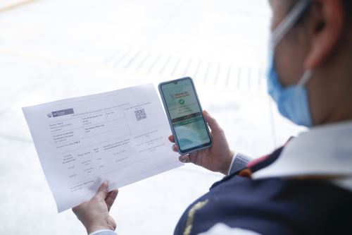 Minsa advierte que certificado de exención de vacunación es falso 