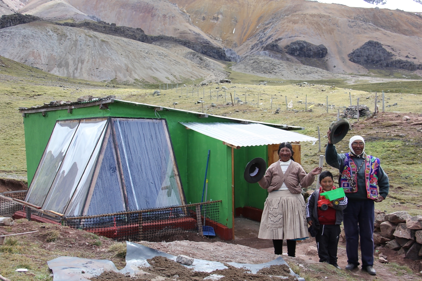 Tres mil ‘casitas calientes’ más abrigarán a familias ante las heladas y friaje