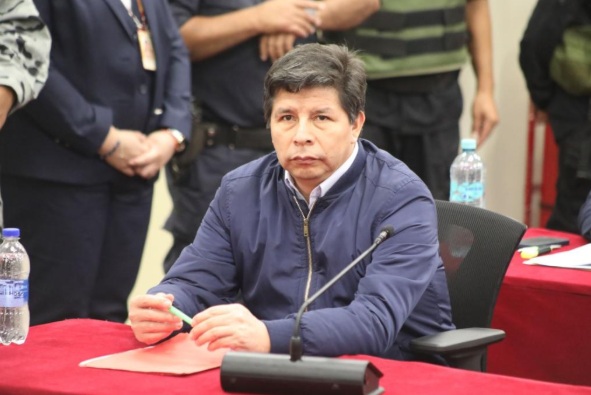 Castillo cuestiona nuevamente a magistrados durante audiencia: “Han venido a cumplir un favor”