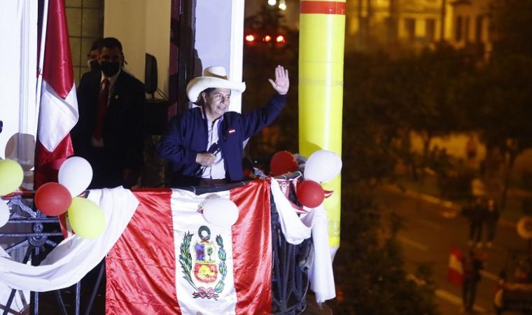 Candidato Castillo pide a personeros defender sus votos 