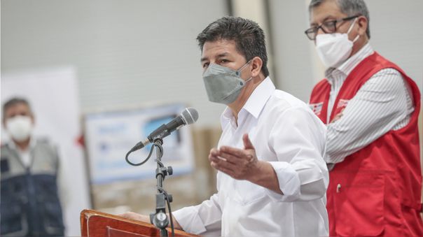 Castillo no respondió sobre contradicciones en la Fiscalía y tildó de “chiste” preguntas de la prensa