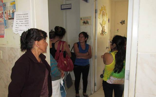 Pobladores se quejan por presunta mala atención en el Centro de Salud de Reque