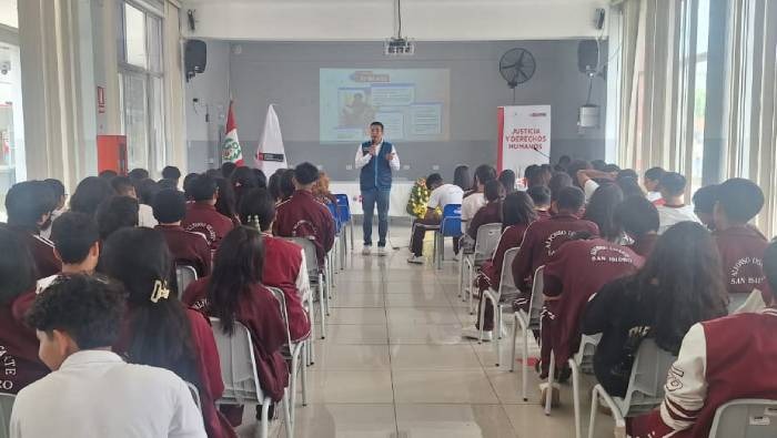Pronabec participó en jornada formativa sobre derechos humanos para estudiantes de colegio