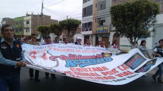 Escolares de Chiclayo participaron en Cruzada Nacional por la Seguridad Vial