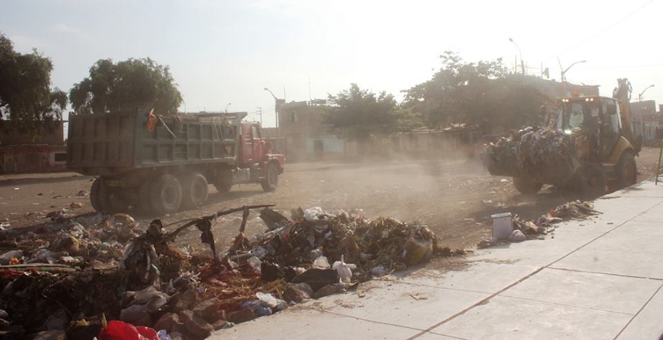 Campaña de  limpieza y fumigación realizan en zonas de Chiclayo