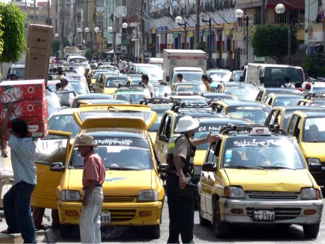 Establecen 13 calles y avenidas como zona rígida en la ciudad de Chiclayo