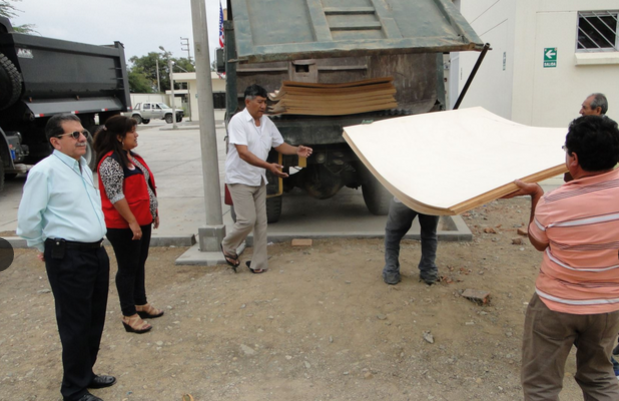 Llevan ayuda para familias afectadas por vientos huracanados en Salas