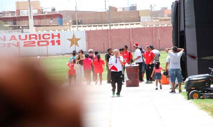 Investigarán acto de discriminación  a niño autista en chocolatada del Aurich