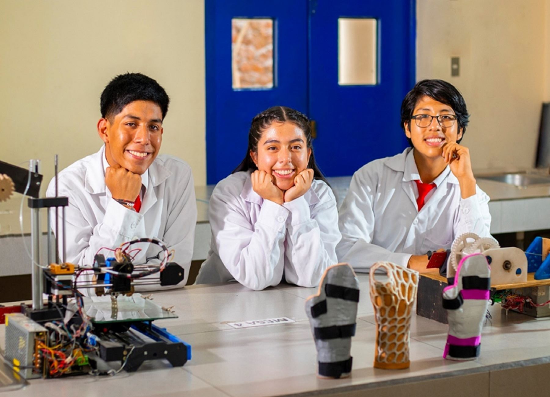 Estudiante representa a Perú con proyecto para rehabilitar pacientes con discapacidad