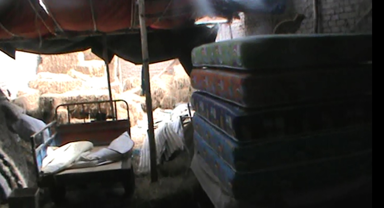 Clausuran dos locales clandestinos de colchones en Chiclayo