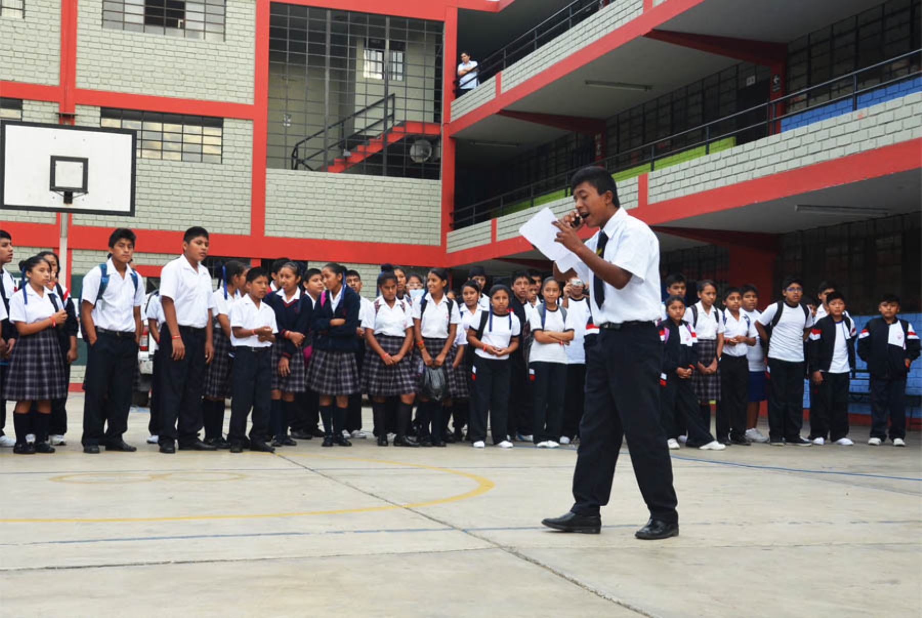 Colegio de Ferreñafe "Los cocos" celebra 111 años al servicio de la educación