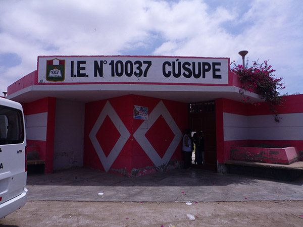 Retiran a directora por coger dinero para infraestructura del colegio de Monsefú