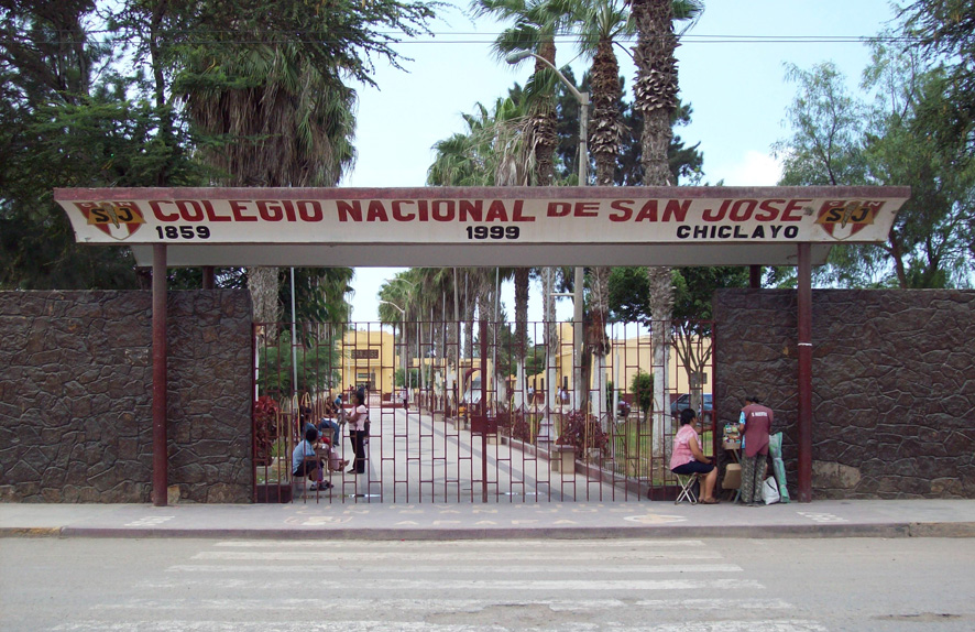  Chiclayo: denunciarán a director de colegio por permitir consumo de licor