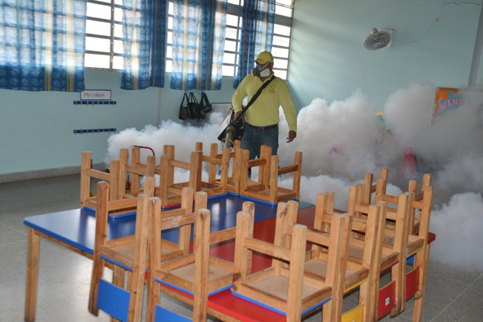 Mil colegios serán fumigados en la región Lambayeque