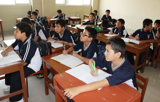 Directores de colegios de Lambayeque elaboran currículo de emergencia ante fenómeno El Niño