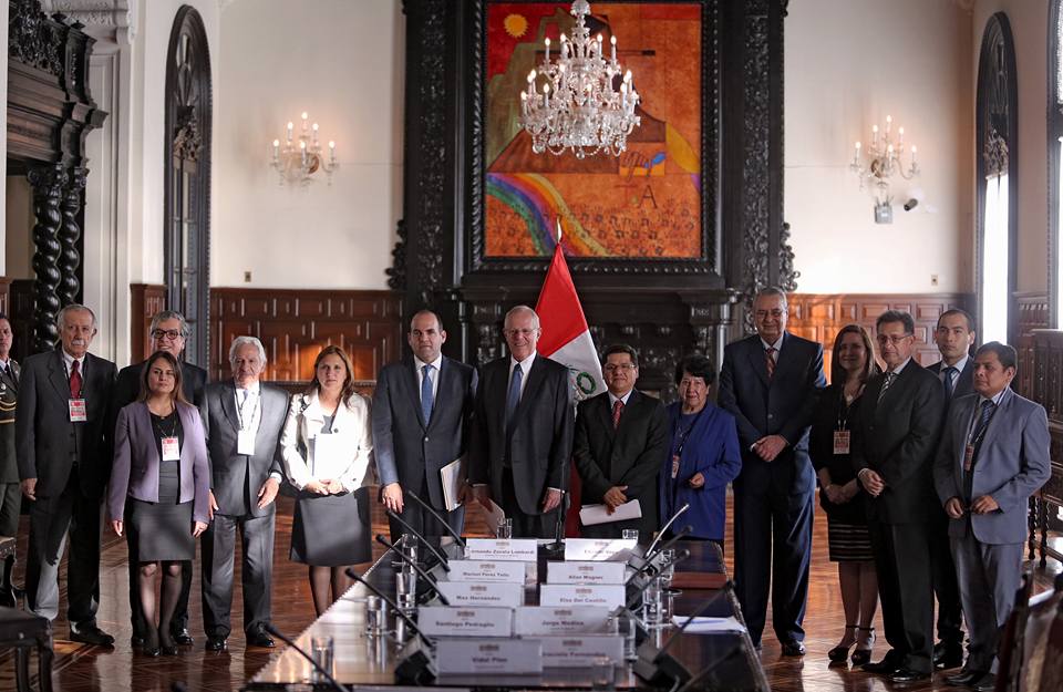 Comisión de Integridad entregó propuestas: “Detener la corrupción, la gran batalla” 