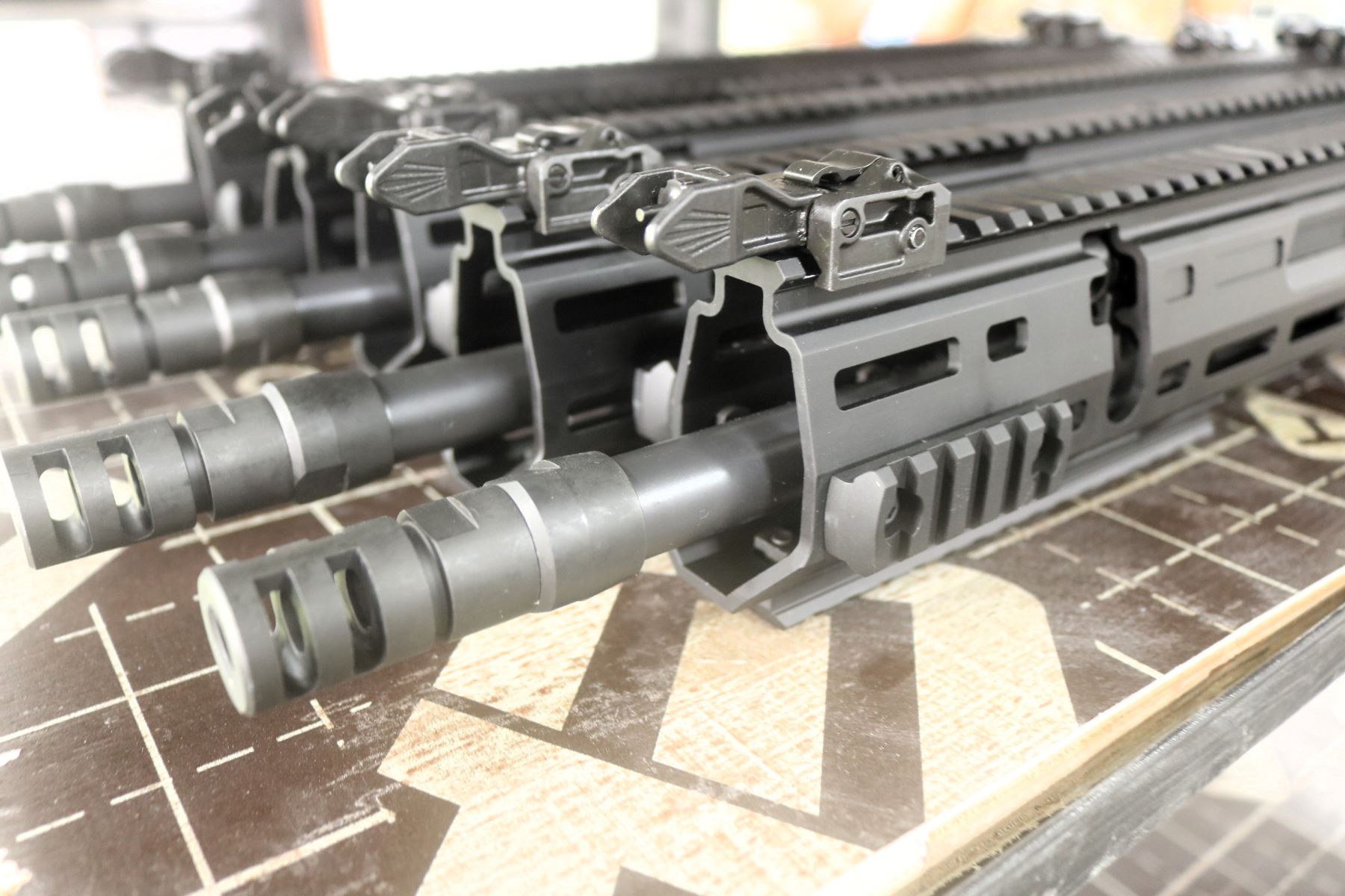 Contraloría alerta riesgo de incumplimiento en entrega de 10 mil fusiles para el Ejército