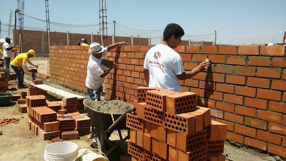  Ciudad Eten ganó concurso “El Albañil del Año”