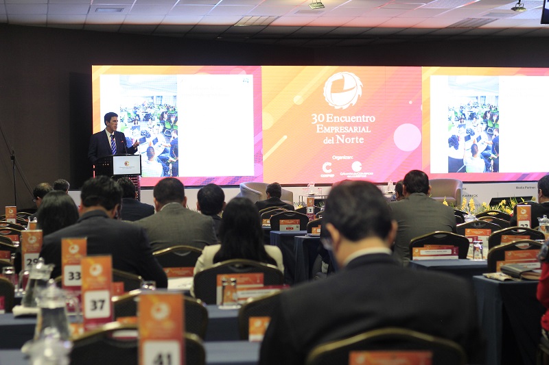 Solo el 65 % de la PEA ha completado estudios secundarios en el Perú